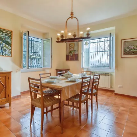 4 Bedroom In *