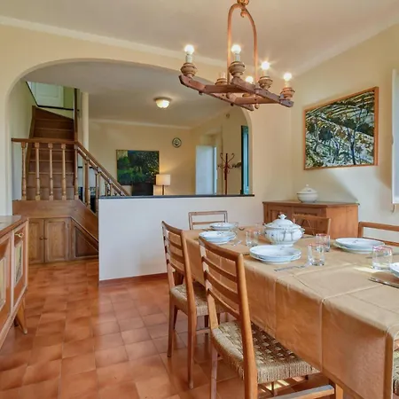 4 Bedroom In * 卡莫利